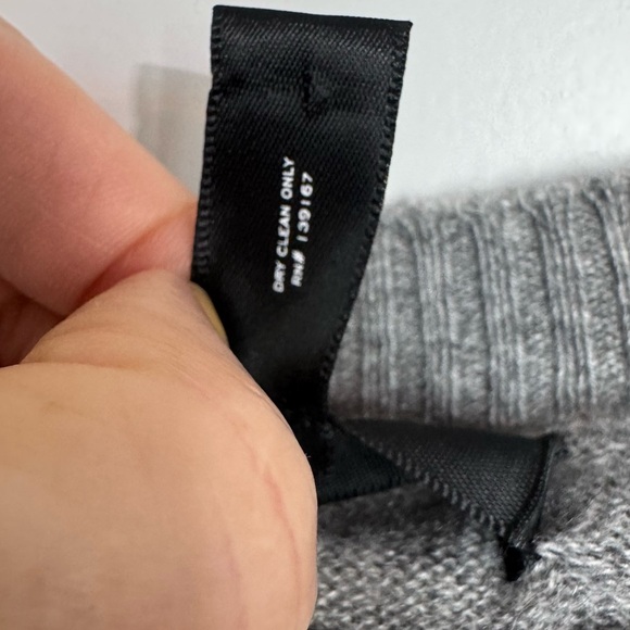 Aqua 100% Cashmere Skull Sweater Gray Black Print Crewneck Soft Luxury Small - Picture 5 of 12